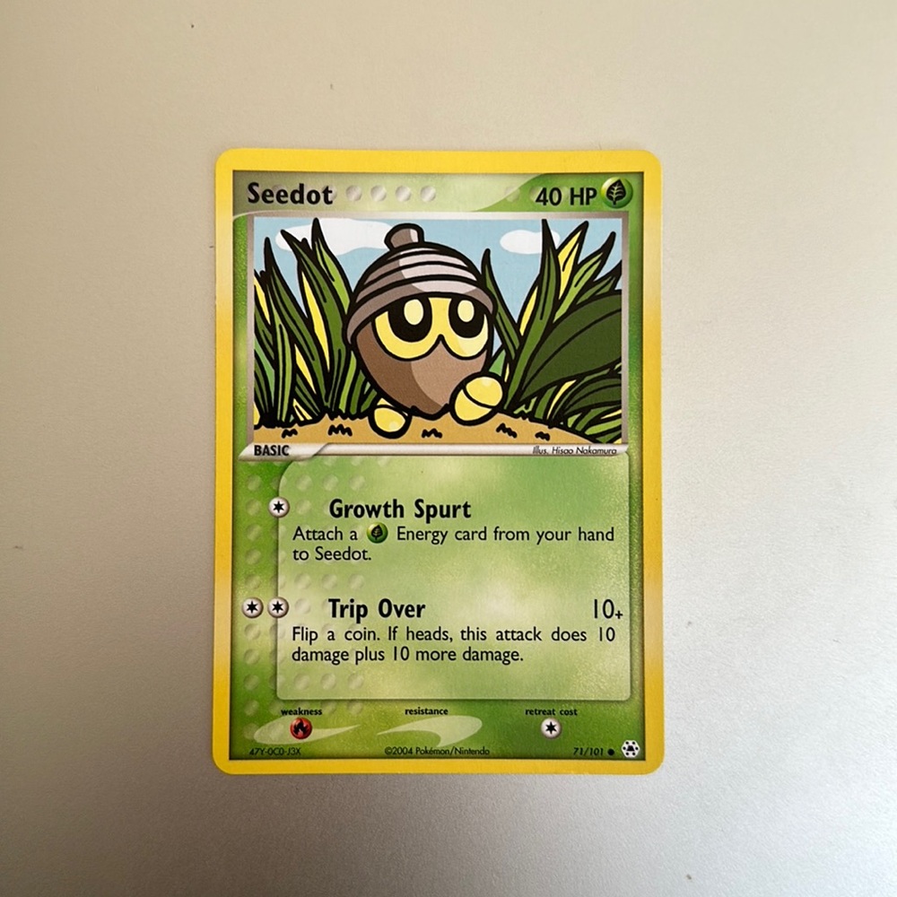 Seedot 71/101 Pokemon Card - 2004 Ex Hidden Legends - Excellent condition!